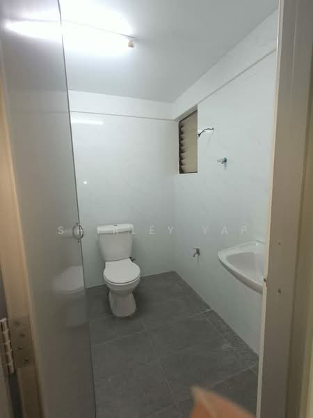 1-storey Terraced House for Rent in Taman Johor (Tampoi) - Shirley Yap - Bathroom - PropertyGuru.com.my