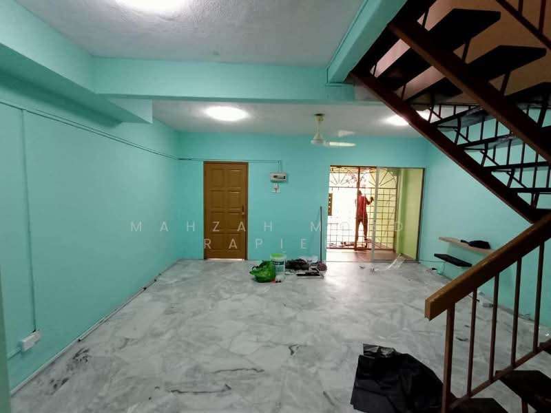 2-storey Terraced House for Sale in Ampang (Kuala Lumpur) - Mahzah Mohd Rapiee - Living Room - PropertyGuru.com.my