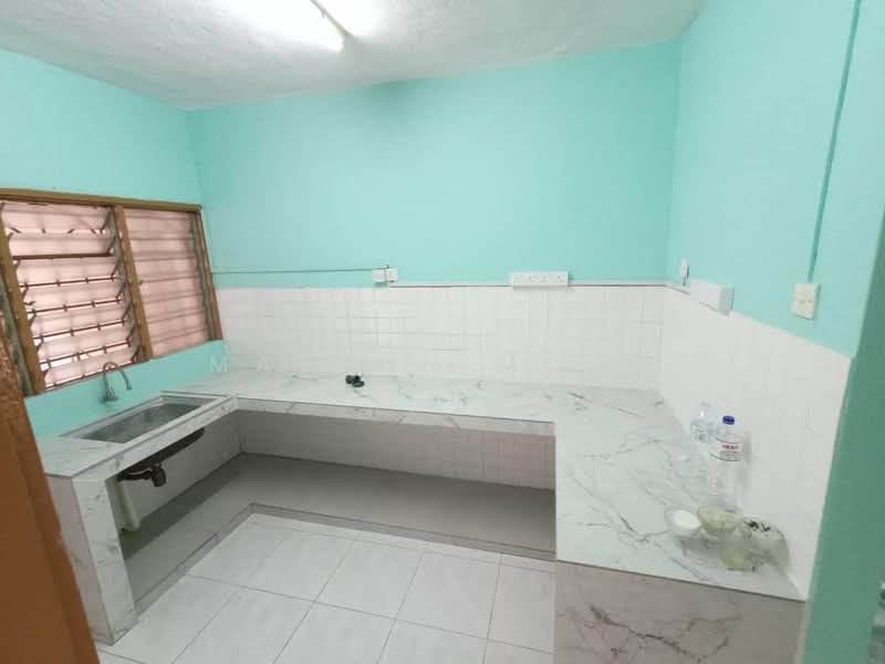 2-storey Terraced House for Sale in Ampang (Kuala Lumpur) - Mahzah Mohd Rapiee - Kitchen - PropertyGuru.com.my