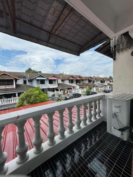 Rumah Teres 2 Tingkat untuk Dijual di Taman Daya (Johor Bahru) - Ee Fong Toh - Balcony - PropertyGuru.com.my