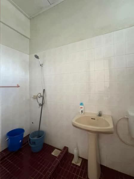 Rumah Teres 2 Tingkat untuk Dijual di Taman Daya (Johor Bahru) - Ee Fong Toh - Bathroom - PropertyGuru.com.my