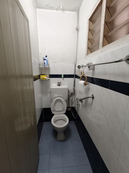 Rumah Teres 1 Tingkat untuk Dijual di Taman Kulai Jaya (Kulai) - Win Tan - Bathroom - PropertyGuru.com.my