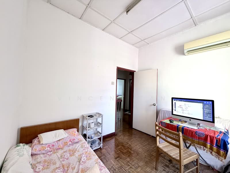 Rumah Teres 2 Tingkat untuk Dijual di Bandar Sri Damansara (Selangor) - Vincent Tan - Bedroom - PropertyGuru.com.my