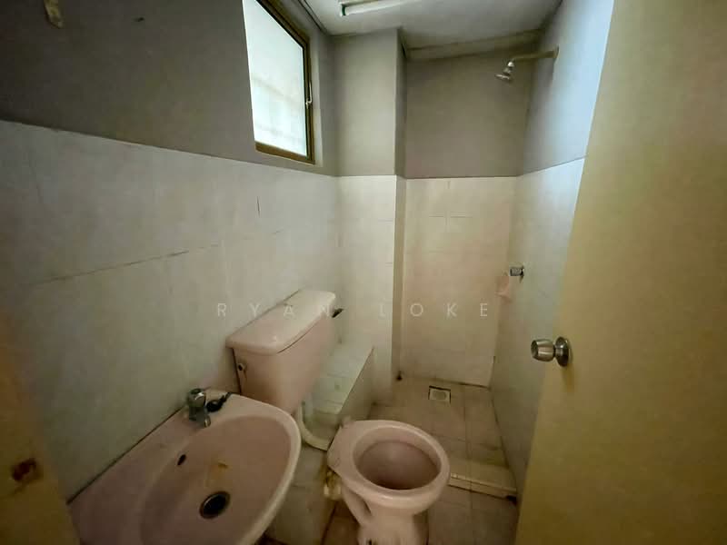 Condominium for Rent at Danau Idaman - Ryan Loke - Bathroom - PropertyGuru.com.my