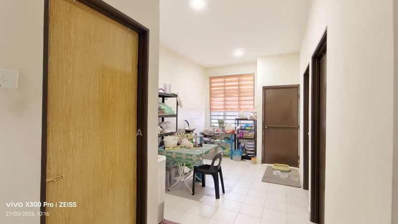 1-storey Terraced House for Sale in Bandar Seri Mahkota (Sungai Ular) - Aswad . - Kitchen - PropertyGuru.com.my