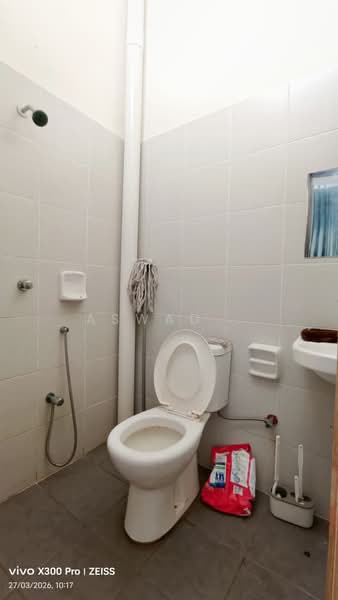 1-storey Terraced House for Sale in Bandar Seri Mahkota (Sungai Ular) - Aswad . - Bathroom - PropertyGuru.com.my