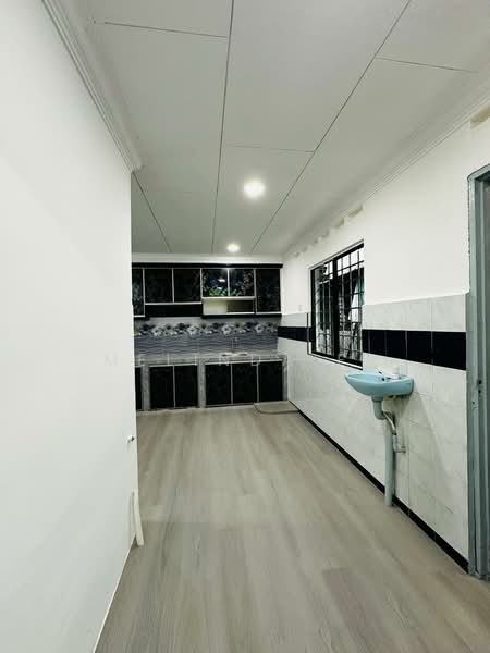 1-storey Terraced House for Sale in Taman Universiti (Skudai) - Melinda Ee - Kitchen - PropertyGuru.com.my