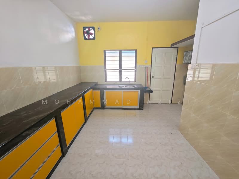 2-storey Terraced House for Sale in Taman Seri Mahkota Jaya (Kuantan) - Mohammad Azizi - Kitchen - PropertyGuru.com.my