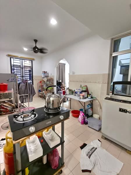 1.5-storey Terraced House for Sale in Taman Setia Indah (Tebrau) - Ee Fong Toh - Kitchen - PropertyGuru.com.my