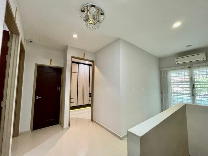 Rumah Teres 2 Tingkat untuk Dijual di Sungai Ara (Penang) - Ronald Kee - Corridor - PropertyGuru.com.my