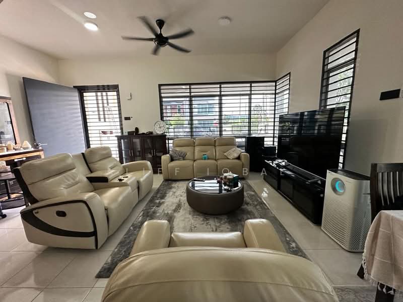 Rumah Teres 2 Tingkat untuk Dijual di Puncak Alam (Selangor) - Aliff Iqbal - Living Room - PropertyGuru.com.my