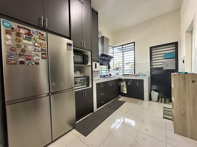 Rumah Teres 2 Tingkat untuk Dijual di Puncak Alam (Selangor) - Aliff Iqbal - PropertyGuru.com.my