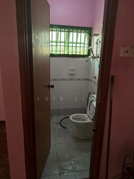 2-storey Terraced House for Sale in Taman Setia Indah (Tebrau) - Luis Lim - Bathroom - PropertyGuru.com.my