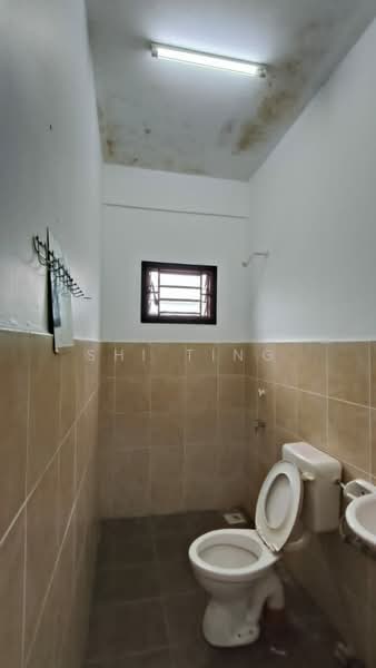 Rumah Teres 2 Tingkat untuk Dijual di Taman Scientex Pasir Gudang (Pasir Gudang) - Shi Ting - Bathroom - PropertyGuru.com.my