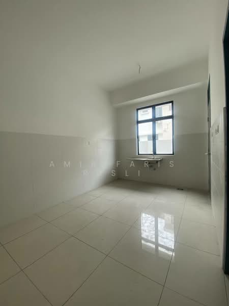 Terraced House for Sale in Bandar Dato Onn (Tebrau) - Amir Faris Rusli - Kitchen - PropertyGuru.com.my
