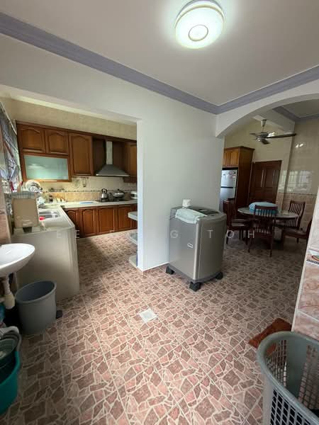 2-storey Terraced House for Sale in Taman Perling (Perling) - Ee Fong Toh - Kitchen - PropertyGuru.com.my