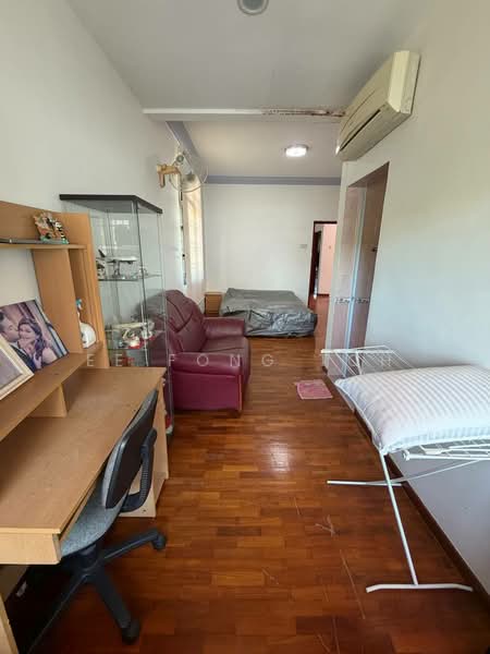 2-storey Terraced House for Sale in Taman Perling (Perling) - Ee Fong Toh - Living Room - PropertyGuru.com.my