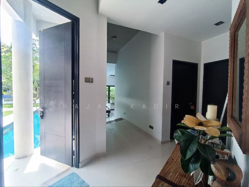 Bungalow for Sale in Cyberjaya (Selangor) - Najah Kadir - Entrance - PropertyGuru.com.my