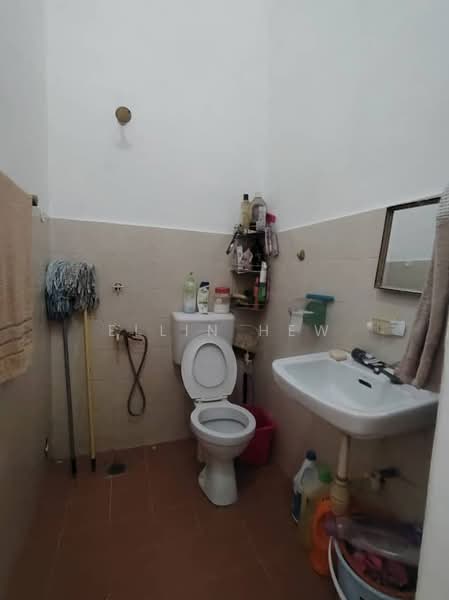 Service Residence for Sale at Kota Masai - Ellin Hew - Bathroom - PropertyGuru.com.my