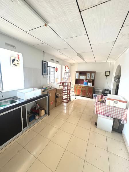 1-storey Terraced House for Sale in Taman Century (Johor Bahru) - Kino Jaw - Kitchen - PropertyGuru.com.my