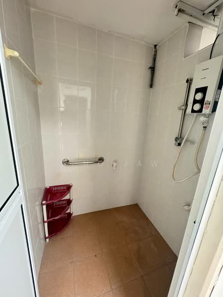 1-storey Terraced House for Sale in Taman Century (Johor Bahru) - Kino Jaw - Bathroom - PropertyGuru.com.my