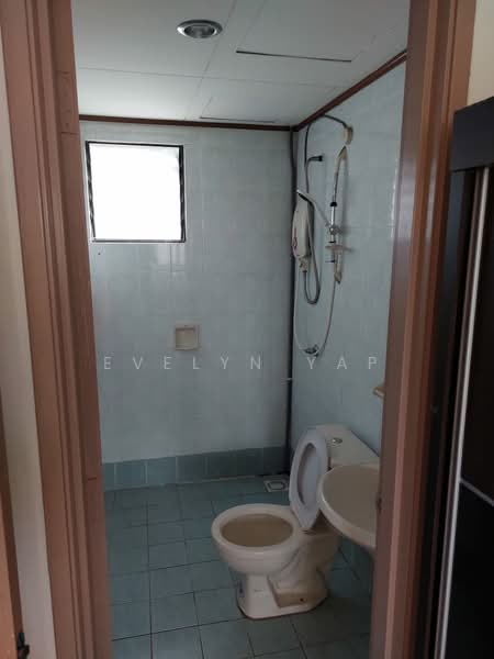 Condominium for Rent at Bayu Tasik 2 - Evelyn Yap - Bathroom - PropertyGuru.com.my