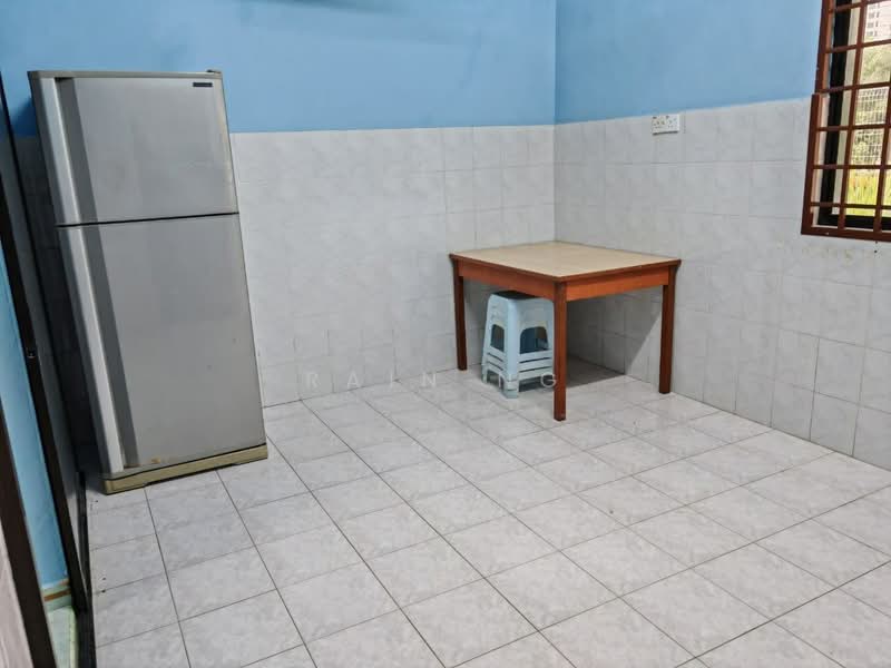 Rumah Teres 2 Tingkat untuk Disewa di Bandar Baru Permas Jaya (Permas Jaya) - Rain Ng - Kitchen - PropertyGuru.com.my