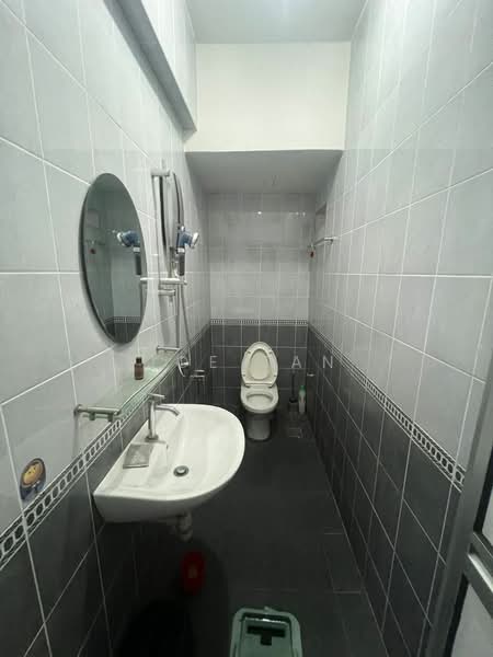 Kondominium untuk Dijual di Teratai Mewah Condominium - Joe Tan - Bathroom - PropertyGuru.com.my