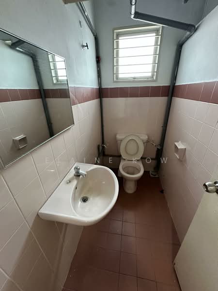 Pejabat untuk Disewa di Dataran Prima (Petaling Jaya) - Elaine Kow - Bathroom - PropertyGuru.com.my