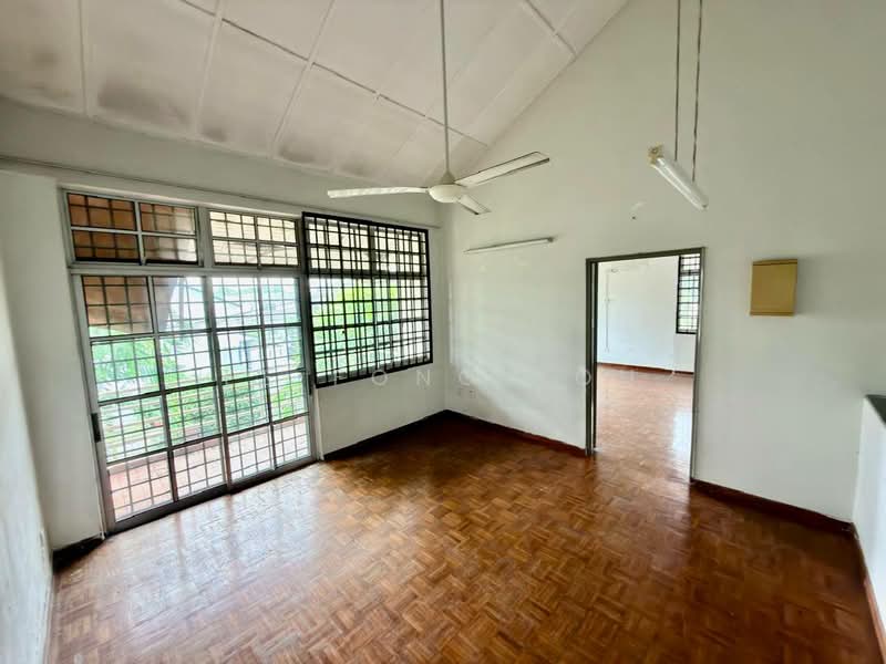 Semi-Detached House for Sale in Taman Munshi Ibrahim (Tampoi) - Ee Fong Toh - Living Room - PropertyGuru.com.my