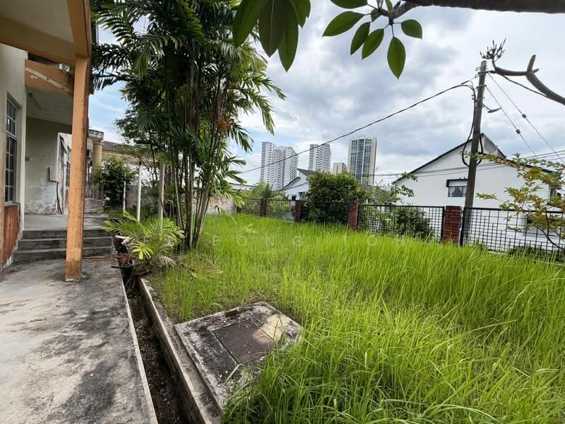 Semi-Detached House for Sale in Taman Munshi Ibrahim (Tampoi) - Ee Fong Toh - Exterior - PropertyGuru.com.my