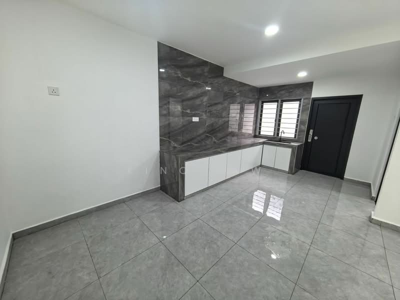 Rumah Teres 2 Tingkat untuk Dijual di Taman Ungku Tun Aminah (Skudai) - Kino Jaw - Kitchen - PropertyGuru.com.my