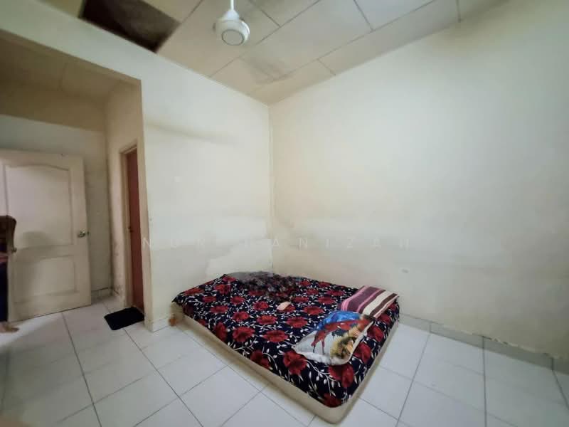 1-storey Terraced House for Sale in Klang (Selangor) - Nur Hanizah - Bedroom - PropertyGuru.com.my