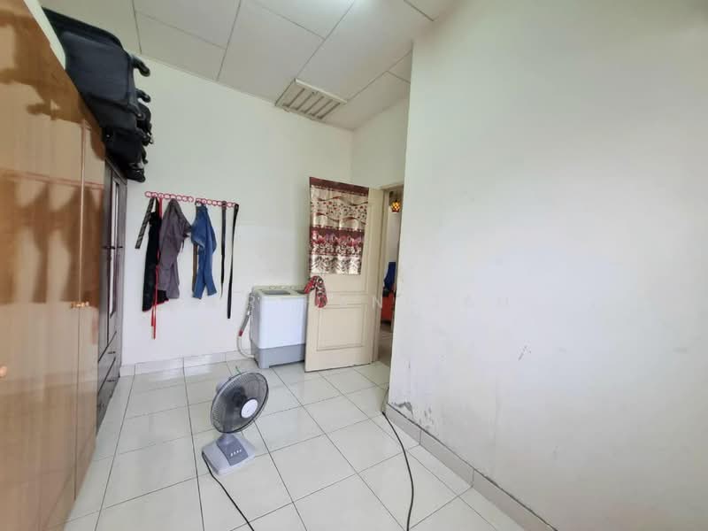 1-storey Terraced House for Sale in Klang (Selangor) - Nur Hanizah - Bedroom - PropertyGuru.com.my