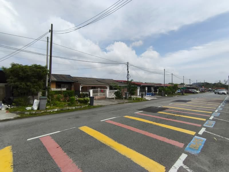 Shop for Sale in Taman Ungku Tun Aminah (Skudai) - Shi Ting - Exterior - PropertyGuru.com.my