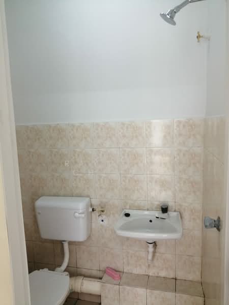 Apartment for Sale at Vista Shop Apartment (Damansara Damai) - Raymond Chiang - Bathroom - PropertyGuru.com.my