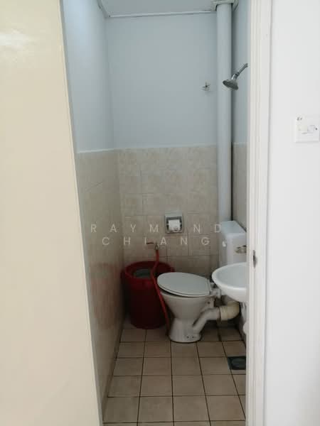Apartment for Sale at Vista Shop Apartment (Damansara Damai) - Raymond Chiang - Bathroom - PropertyGuru.com.my