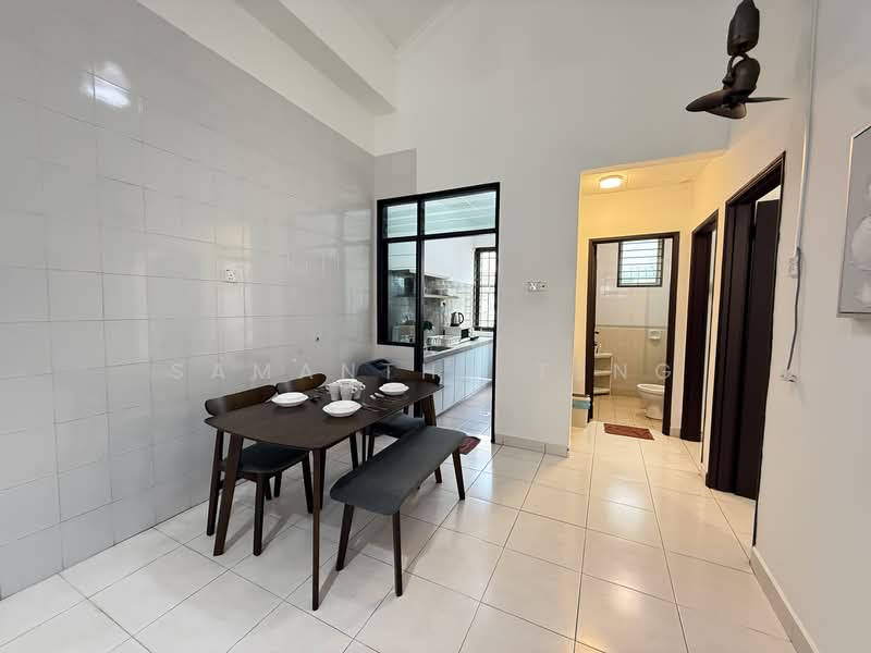 1.5-storey Terraced House for Rent in Taman Molek (Johor Bahru) - Samantha Teng - Dining Room - PropertyGuru.com.my
