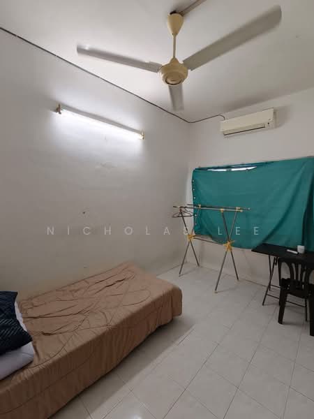 Rumah Teres 2 Tingkat untuk Dijual di Taman Ipoh Timur (Ipoh) - Nicholas Lee - Bedroom - PropertyGuru.com.my