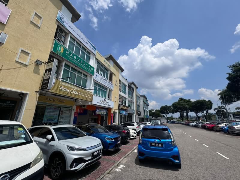 Shop for Sale in Taman Molek (Johor Bahru) - Shi Ting - Exterior - PropertyGuru.com.my