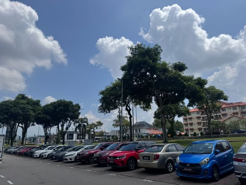 Shop for Sale in Taman Molek (Johor Bahru) - Shi Ting - Exterior - PropertyGuru.com.my
