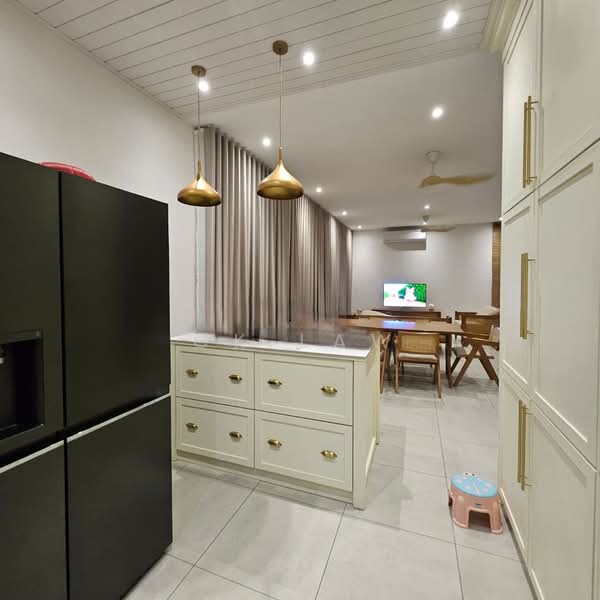 2 STOREY | SEMI D-CLUSTER 32X70 | FULLY FURNISHED | SETIA ECOHILL 2 untuk Untuk Disewa - RM 5,000 /bulan, Apr 2026 - Kitchen - PropertyGuru.com.my