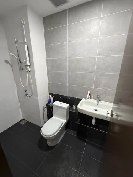 Servis Apartment untuk Disewa di Wave @ Marina Cove - Jun Weng Tan - Bathroom - PropertyGuru.com.my
