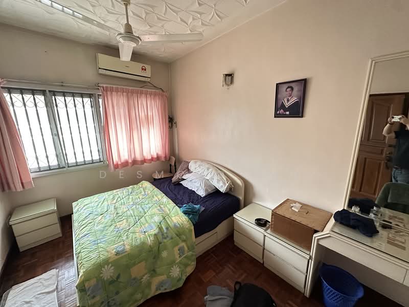2-storey Terraced House for Sale in SS2 (Petaling Jaya) - Desmond Tan - Bedroom - PropertyGuru.com.my