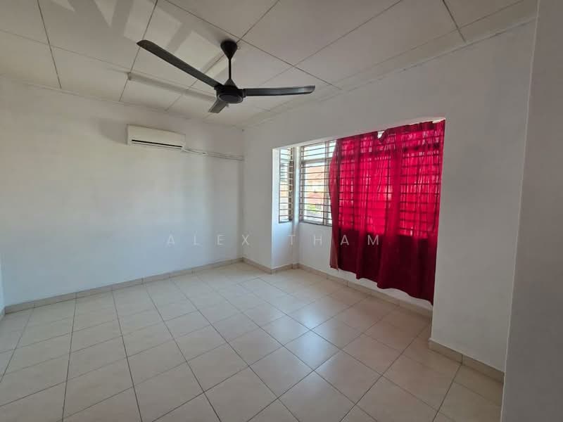 2-storey Terraced House for Sale in Bandar Tasik Kesuma (Beranang) - Alex Tham - Living Room - PropertyGuru.com.my