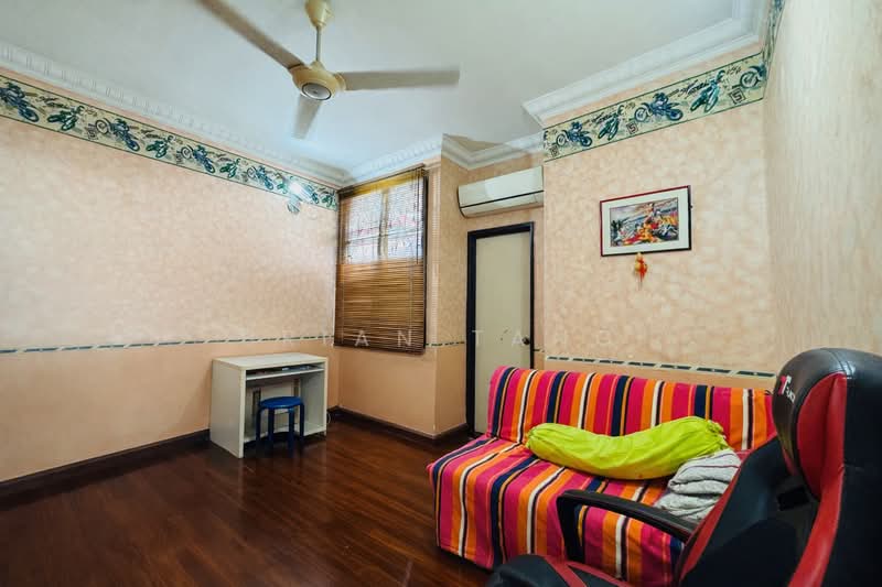 Rumah Berkembar untuk Dijual di Bandar Sri Damansara (Selangor) - Brian Tang - Study - PropertyGuru.com.my