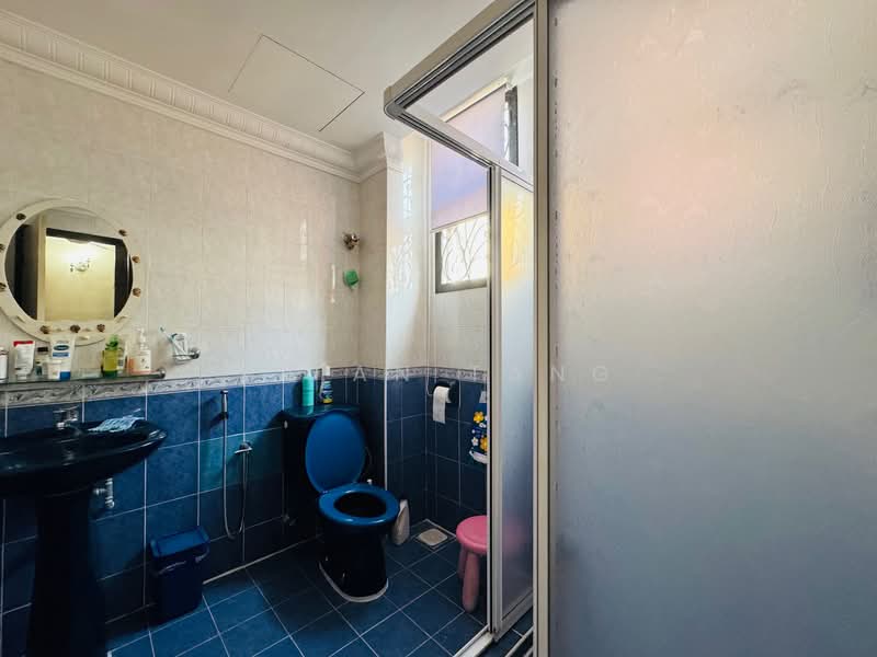 Rumah Berkembar untuk Dijual di Bandar Sri Damansara (Selangor) - Brian Tang - Bathroom - PropertyGuru.com.my