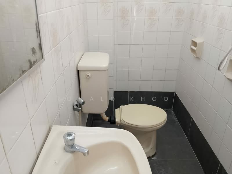 2-storey Terraced House for Sale in Usj 9 (Subang Jaya) - Ronald Khoo - Bathroom - PropertyGuru.com.my