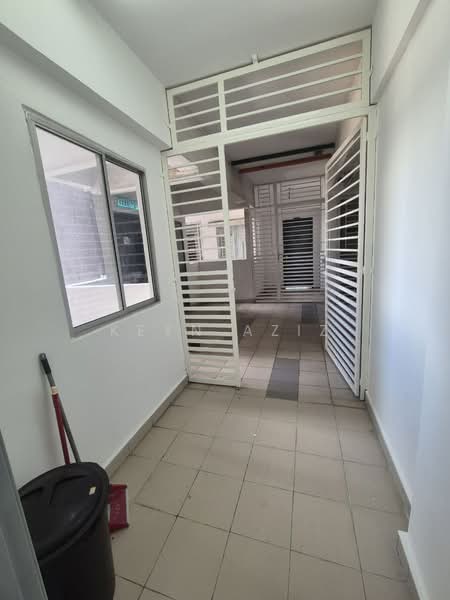 Pangsapuri untuk Dijual di Palm Garden Apartment - Keyn Aziz - Entrance - PropertyGuru.com.my