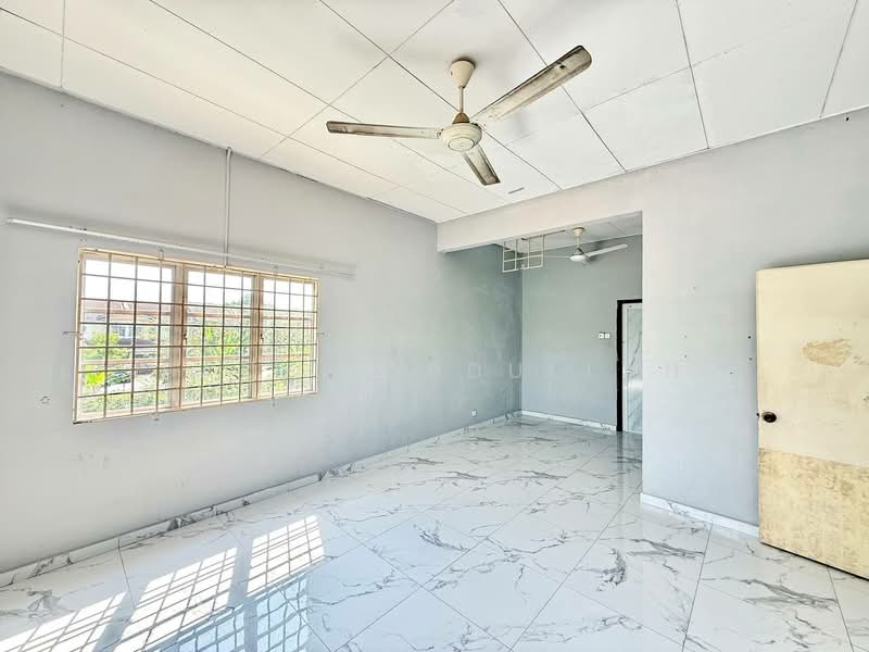 Terraced House for Sale in Bukit Raja (Selangor) - Fauzi Abdullah - Living Room - PropertyGuru.com.my